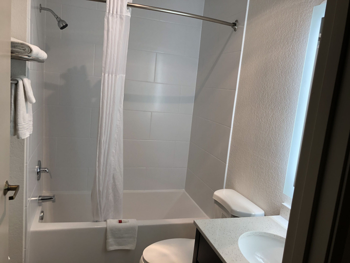 Bathroom 9