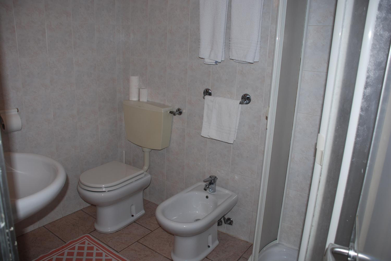 Bathroom 7
