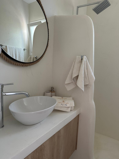 Others 4, Nafplio Lodge, Peloponnese