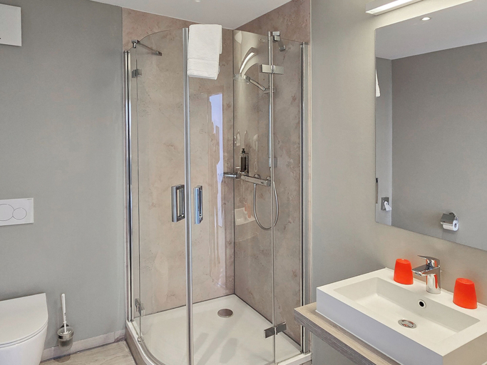 Bathroom 12