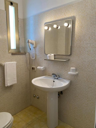 Bathroom, Hotel Spiaggia D'Oro, Pesaro E Urbino