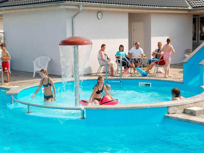 Pool 3, 4 Star Holiday Home in Asperup, Middelfart