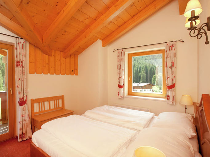 Bedroom 3, Chalet in Saalbach for 10 Guests, Zell am See