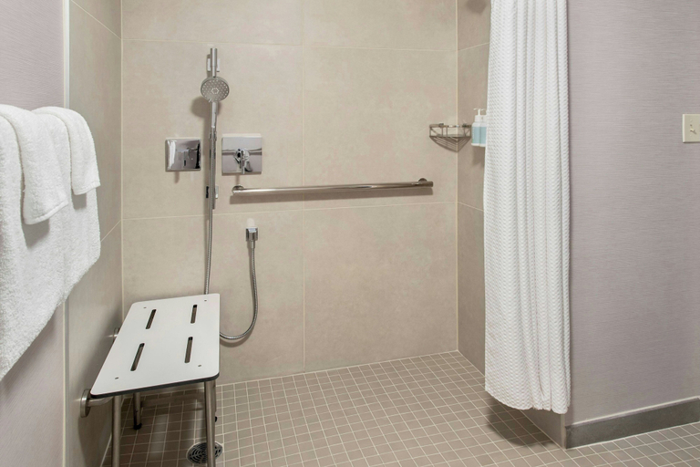 Bedroom 4, Courtyard by Marriott Newark Elizabeth, Union