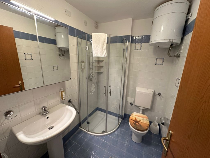 Bathroom 3, COSTA RICA BIBIONE Residence, Venezia