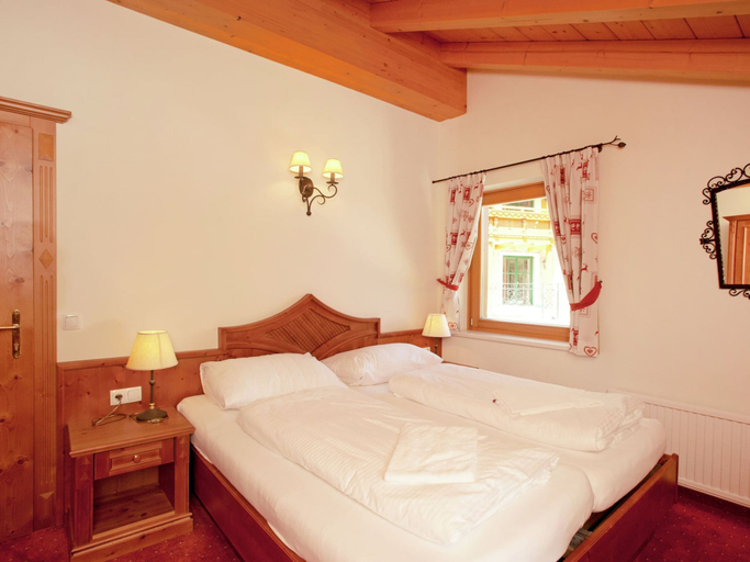 Bedroom 4, Chalet in Saalbach for 10 Guests, Zell am See
