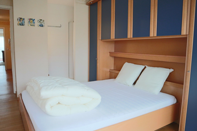 Bedroom 5, Seafront Apartment in Nieuwpoort Marina, West-Vlaanderen