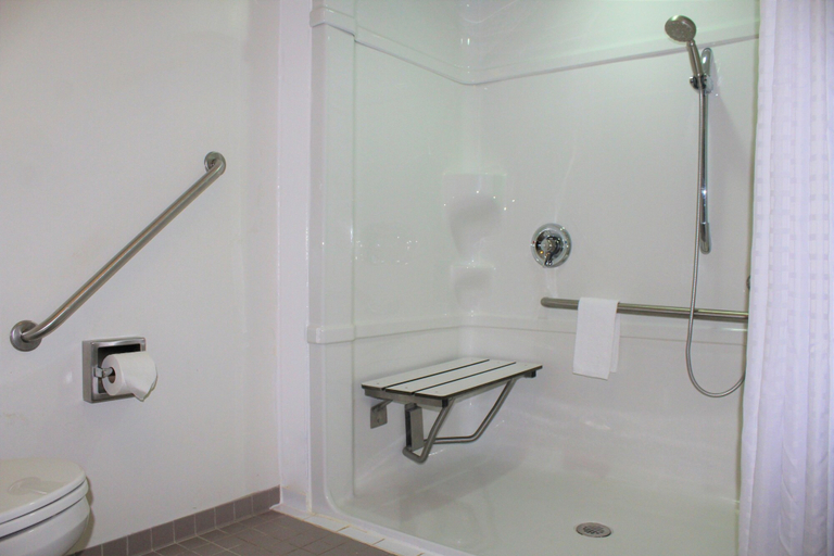 Bathroom 10