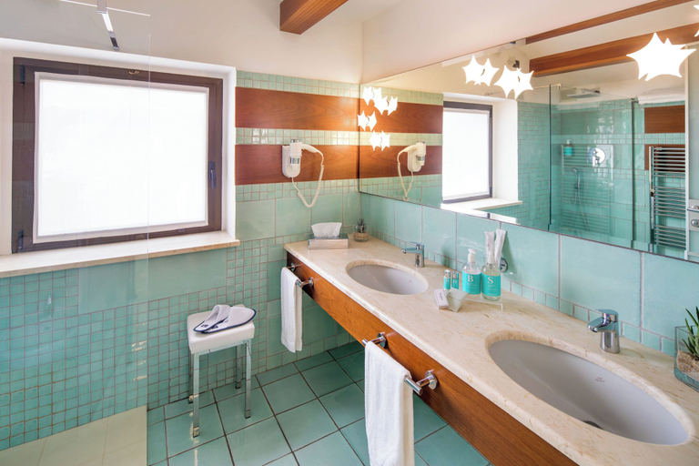 Bathroom 9