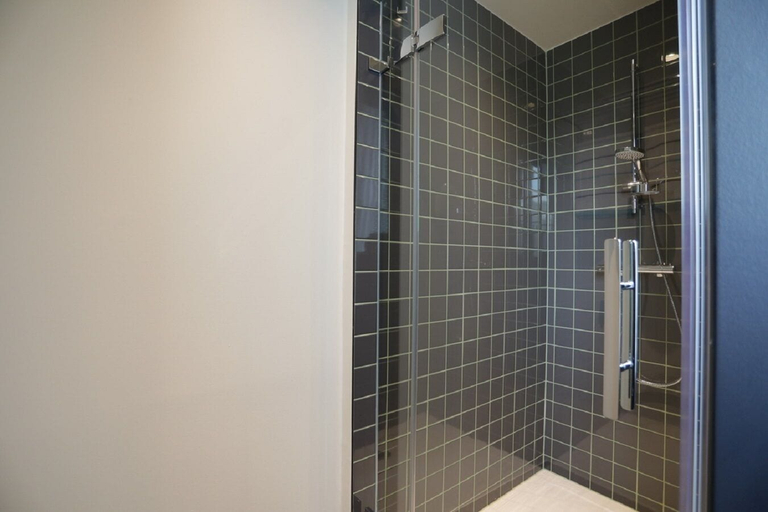 Bathroom 5, sander Hotel, Koblenz