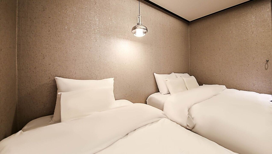 Bedroom 2, Hotelparfe, Cheonan