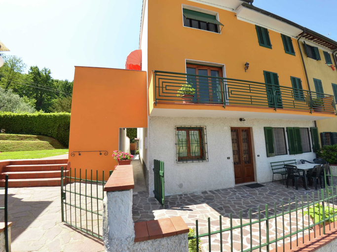 Exterior 2, Holiday Home in Lucca With Pool & Garden, Lucca