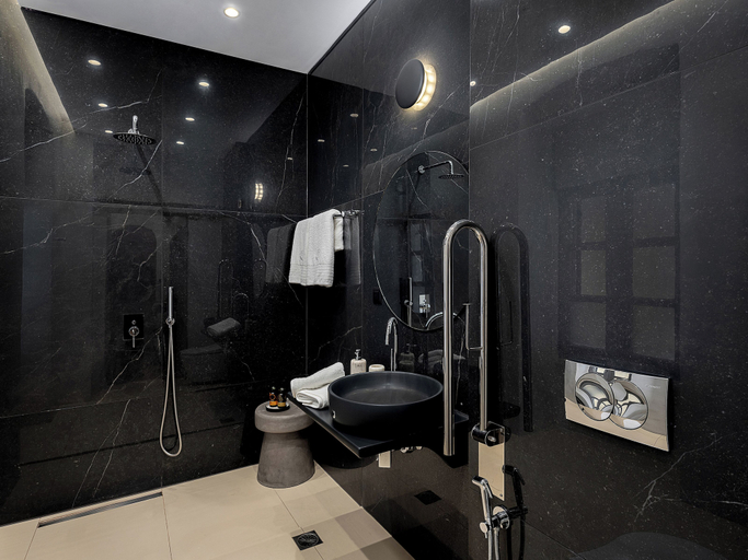 Bathroom 5, Malmo Historic Hotel, Crete
