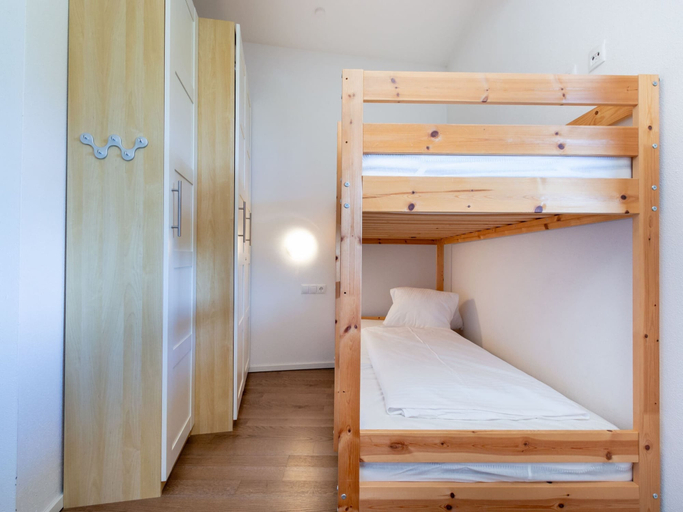 Bedroom 4, Apartment in Mittersill Near Ski Bus & Slopes, Zell am See