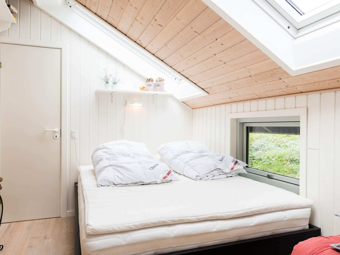 Bedroom 2, 6 person holiday home on a holiday park in Blåvand, Varde