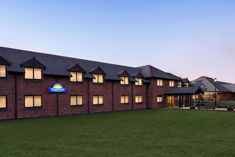 Exterior & Views 2, Days Inn by Wyndham Chesterfield Tibshelf, Derbyshire