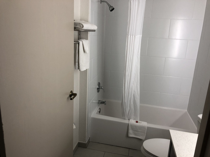 Bathroom 22