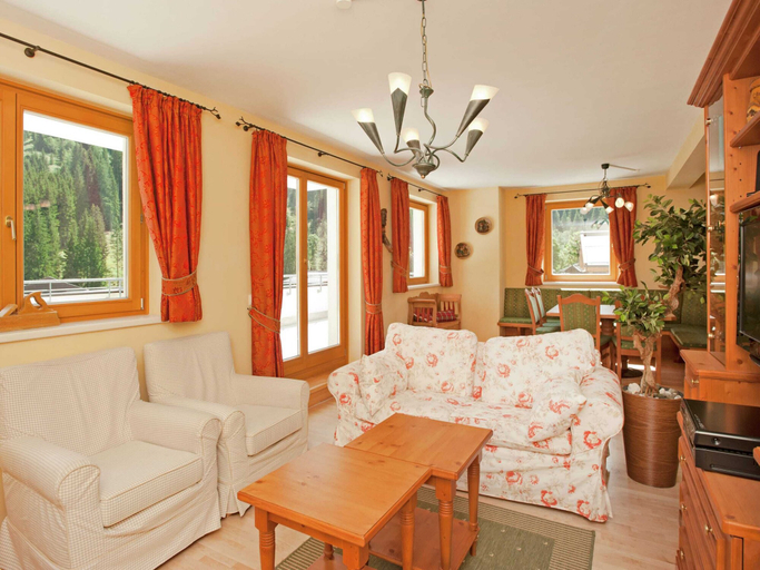 Others 5, Chalet in Saalbach for 10 guests, Zell am See