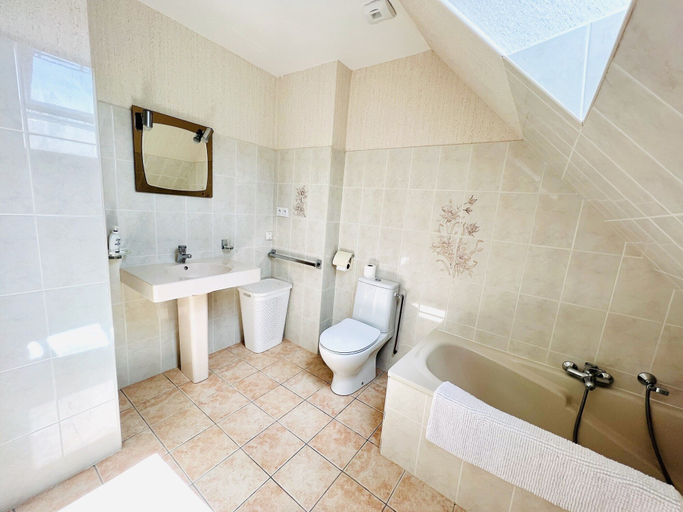 Bathroom 4, Magnificent Villa by the sea, Côtes-d'Armor