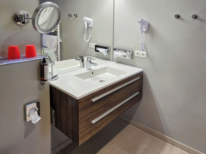 Bathroom 11
