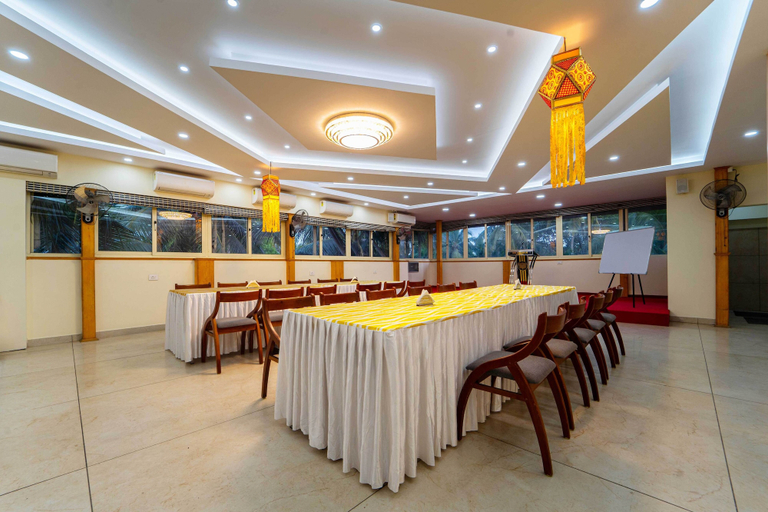 Food & Drinks 5, Treebo Sree Varshavilas Regency, 500 Mtrs From Guruvayoor Temple, Thrissur