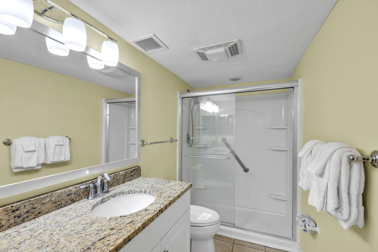 Bathroom 4, Seawatch at Island Club, Beaufort