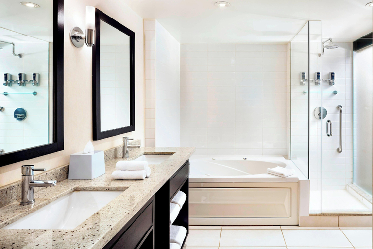 Bathroom 5, Four Points by Sheraton Mississauga Meadowvale, Peel