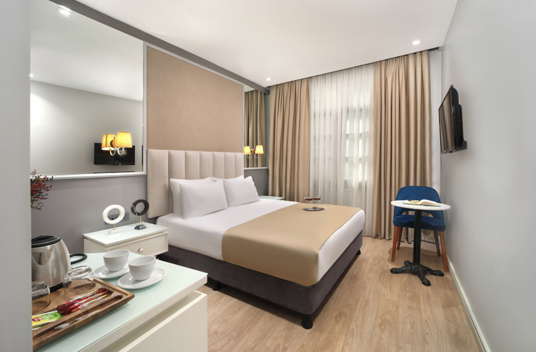 Bedroom 3, Ess Hotel, Beyoğlu