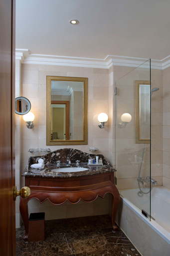 Bathroom 5, Radisson BLU Martinez Hotel, Beirut, Beirut