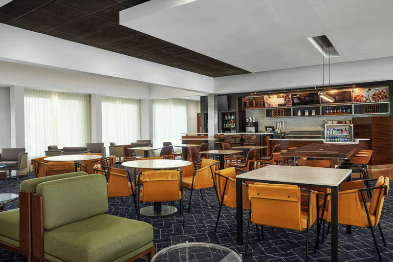 Food & Drinks 5, Courtyard by Marriott St Louis Westport Plaza, Saint Louis