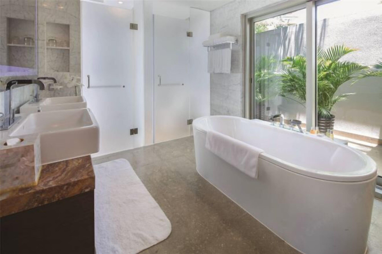 Bathroom 13
