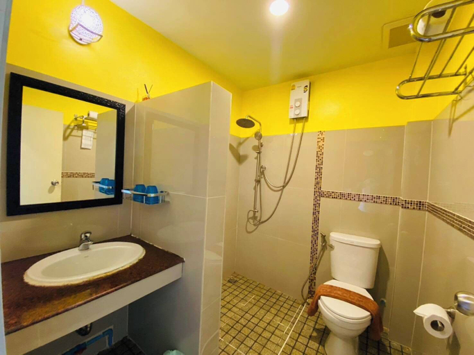Bathroom 9