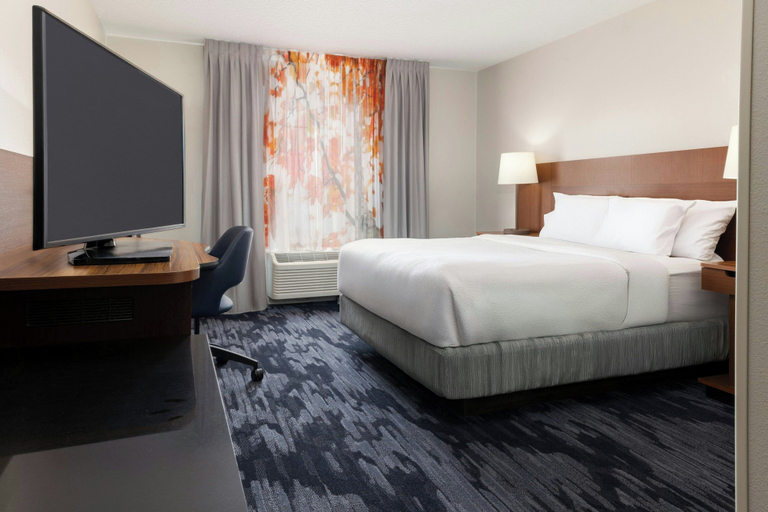 Bedroom 3, Fairfield Inn & Suites by Marriott Cincinnati Eastgate, Clermont