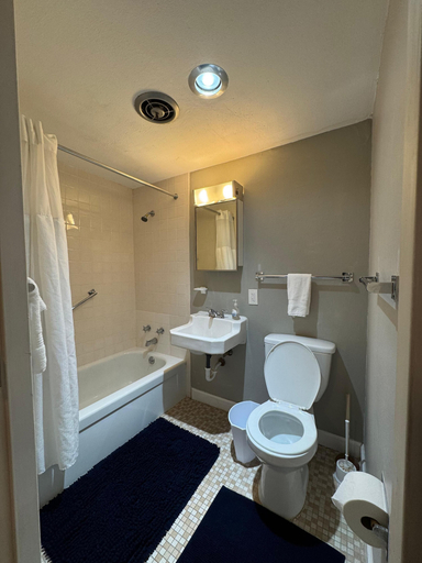 Bathroom, The Westmoor, Lucas