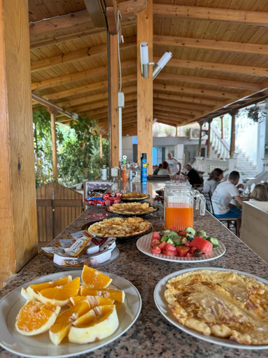 Food & Drinks 2, Garden Villa Veli, Sarandës