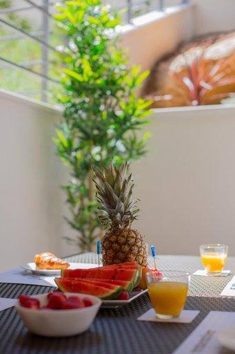 Food & Drinks, Luxury Urban Villa Apartments With Jacuzzi, Split