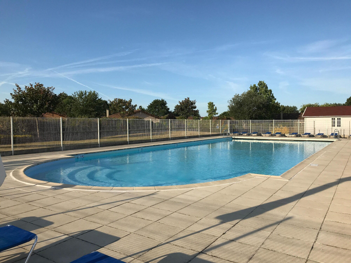 Pool 3, Villa in Les Forges Near Golf Course, Deux-Sèvres