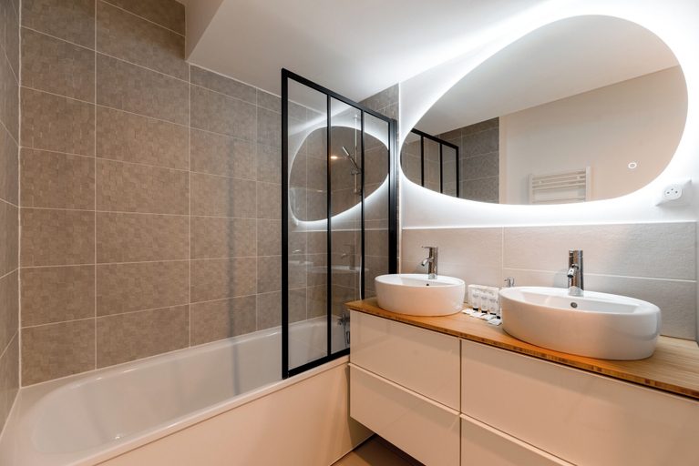 Bathroom 5, Rouen Seine View Apartment – Close to Center with Parking Included, Seine-Maritime