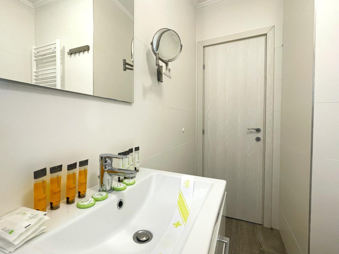 Bathroom 3, Cozy Riverfront Apartments with garden and mountain view, Busteni