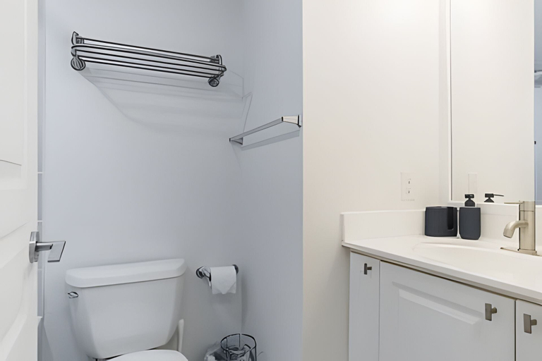 Bathroom 3, The Fairview Downtown, Toronto