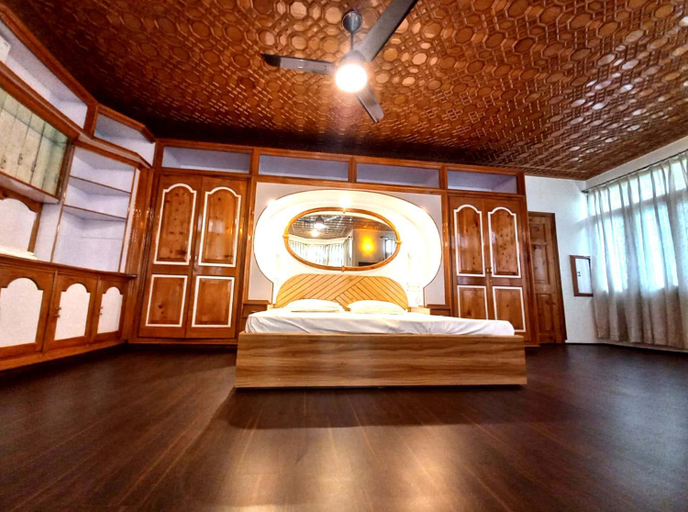 Bedroom 4, Red Wood, Srinagar