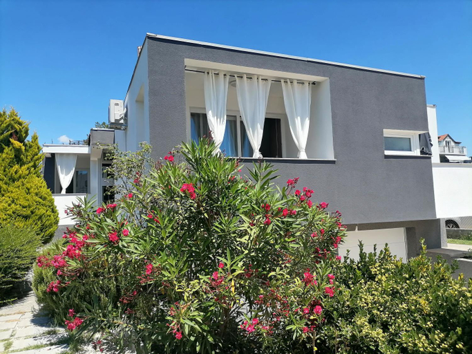 Others 5, Apartments Dora Bibinje, 30 m from the sea, Bibinje