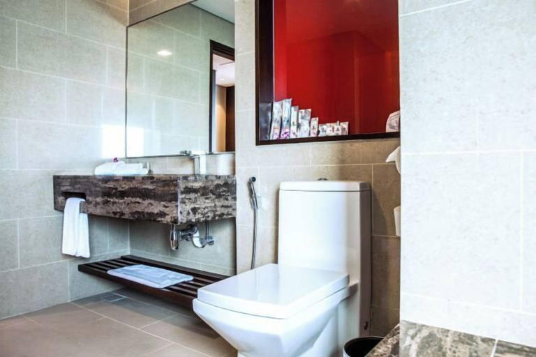 Bathroom 10