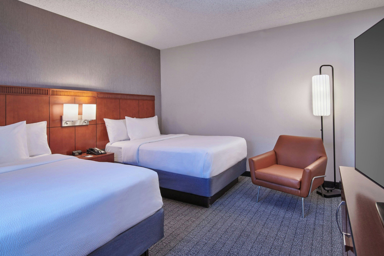 Bedroom 3, Courtyard by Marriott Detroit Metropolitan Airport Romulus, Wayne