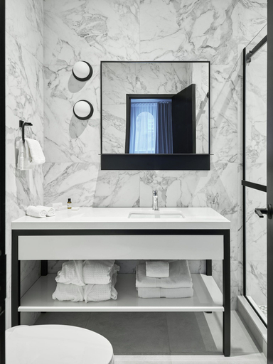 Bathroom 3, Le Petit Hôtel Vieux-Montréal | Notre-Dame, Montréal