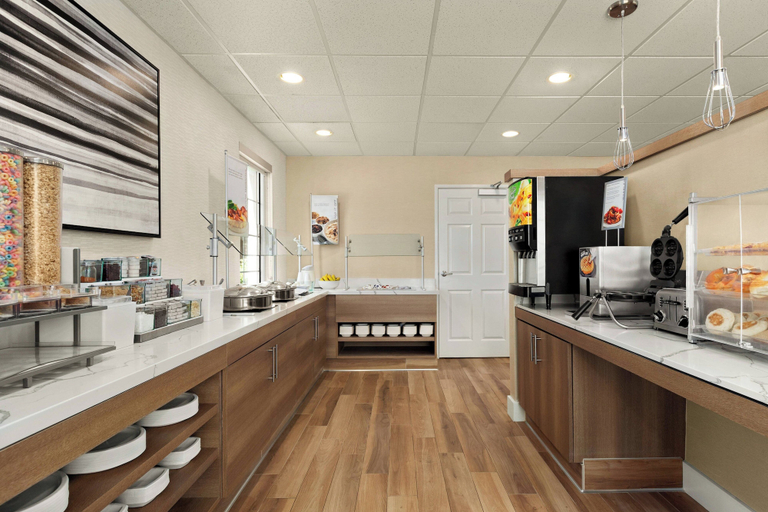 Food & Drinks 5, Residence Inn by Marriott Salinas Monterey, Monterey