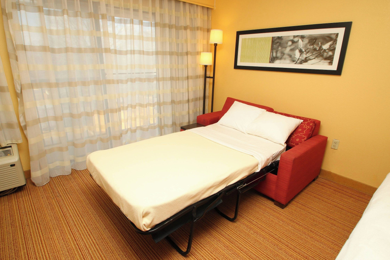 Bedroom 4, Courtyard by Marriott Chesapeake, Chesapeake