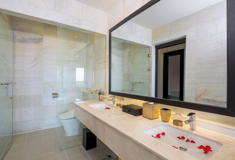 Bathroom 5, Grandvrio Ocean Resort Danang, Da Nang