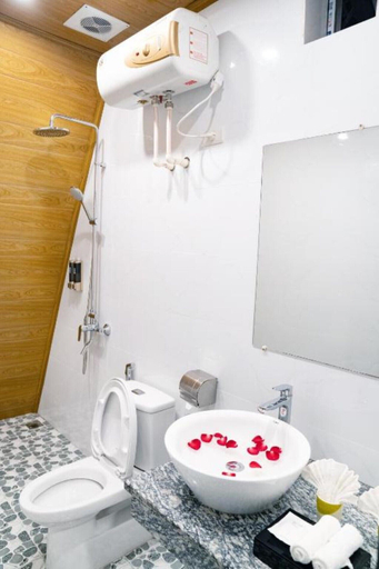 Bathroom 4, Sunny Garden, Ninh Bình