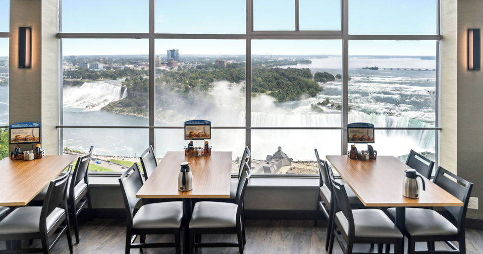 Food & Drinks 5, The Tower Hotel Fallsview, Niagara